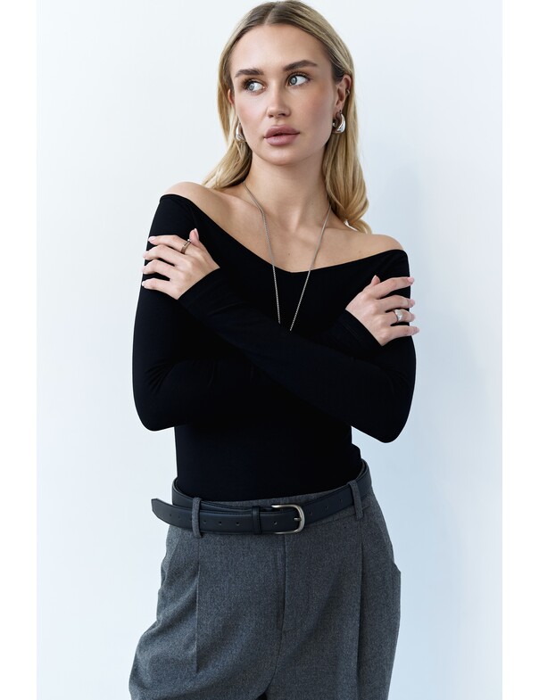 Лонгслив с открытыми плечами