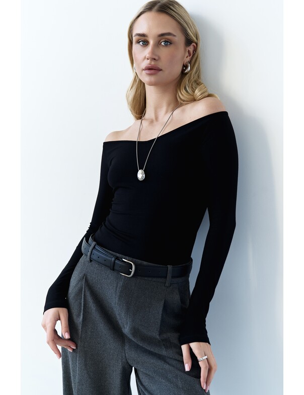 Лонгслив с открытыми плечами