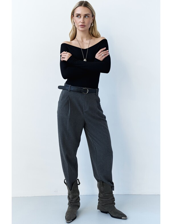 Лонгслів з відкритими плечима