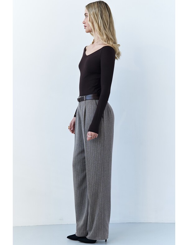 Лонгслив с открытыми плечами