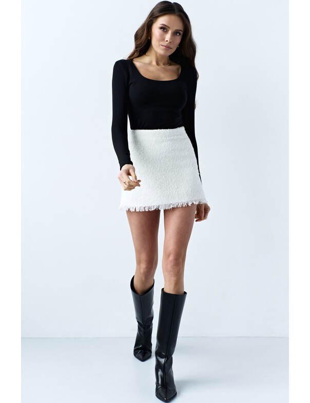 Жіночий лонгслів з круглим глибоким вирізом