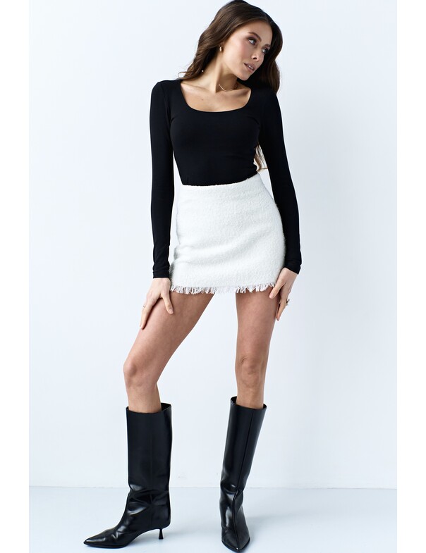 Женский лонгслив с глубоким вырезом