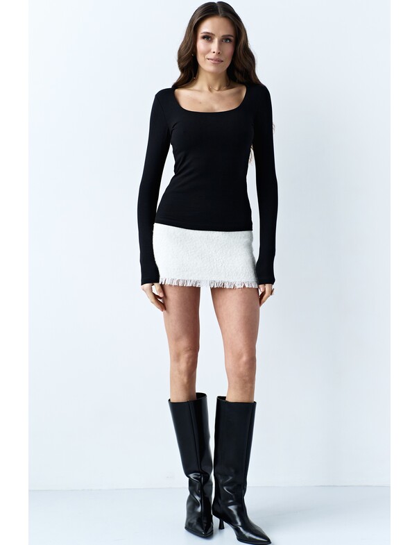 Жіночий лонгслів з круглим глибоким вирізом