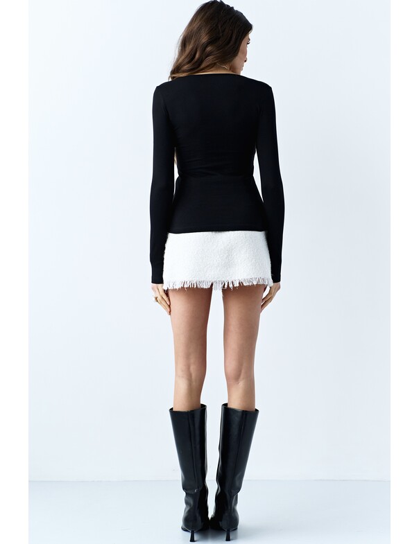 Женский лонгслив с глубоким вырезом