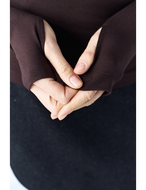 Лонгслів віскоза з вирізом на пальчик