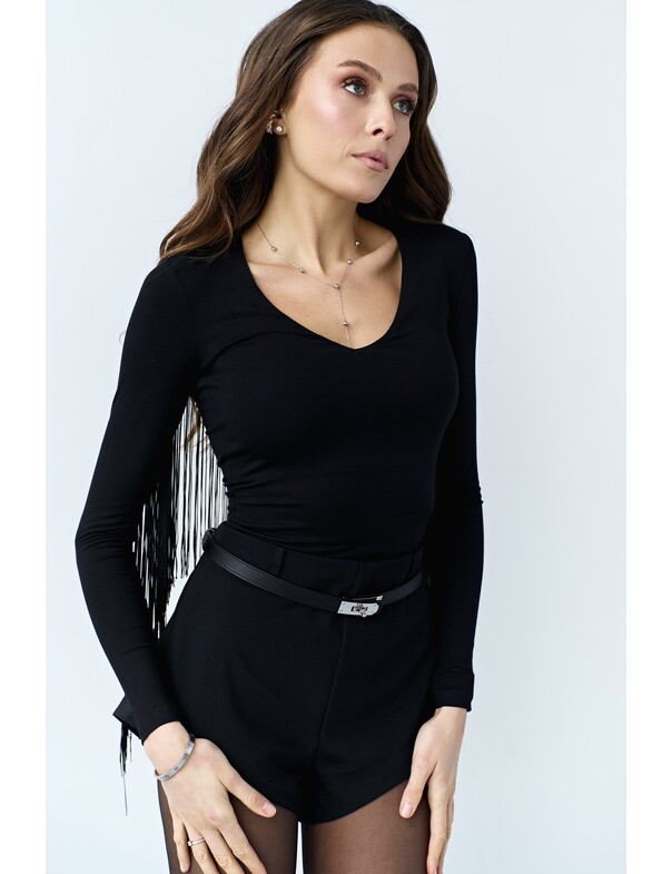 Лонгслив с бахромой по спине