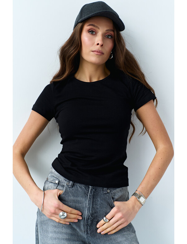 Женская приталенная футболка