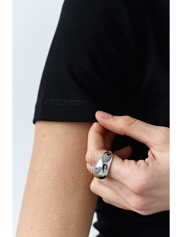 Женская приталенная футболка