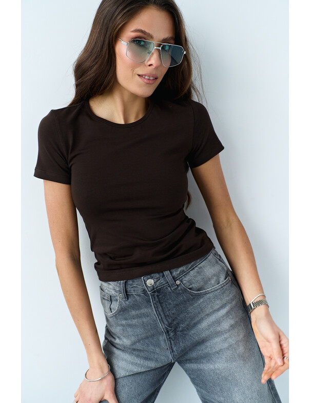 Женская приталенная футболка