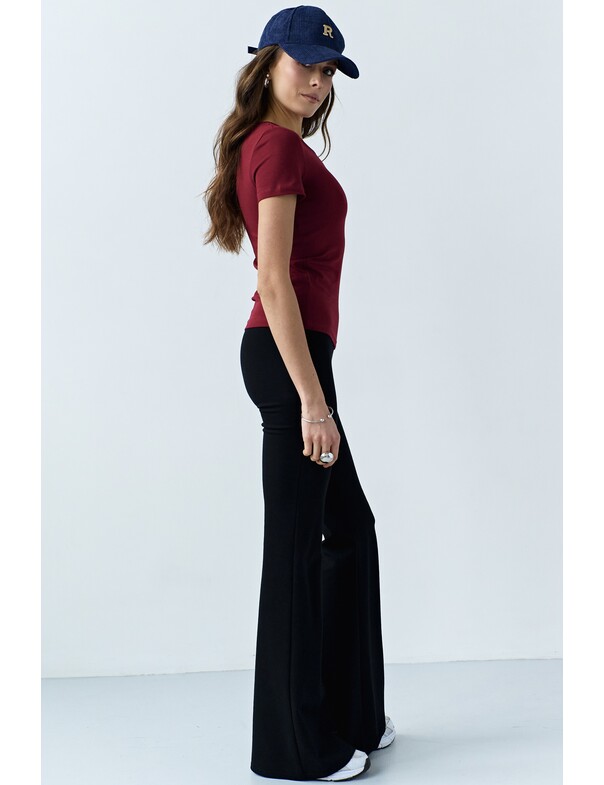 Женская приталенная футболка