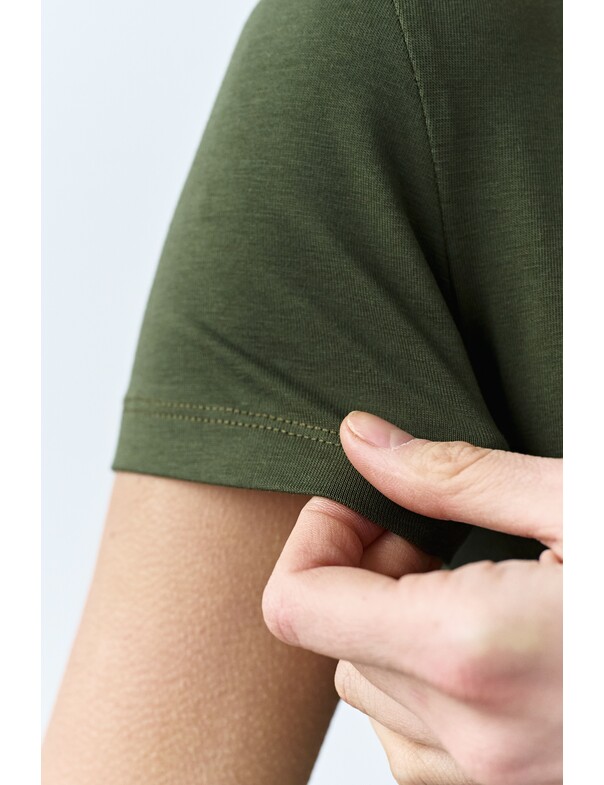 Жіноча приталена футболка колір білий 0