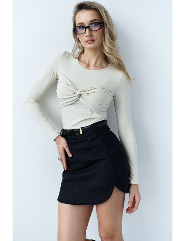 Лонгслив с драпировкой на лифе