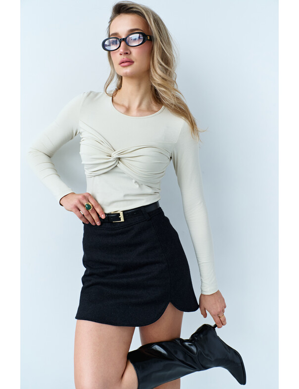 Лонгслив с драпировкой на лифе