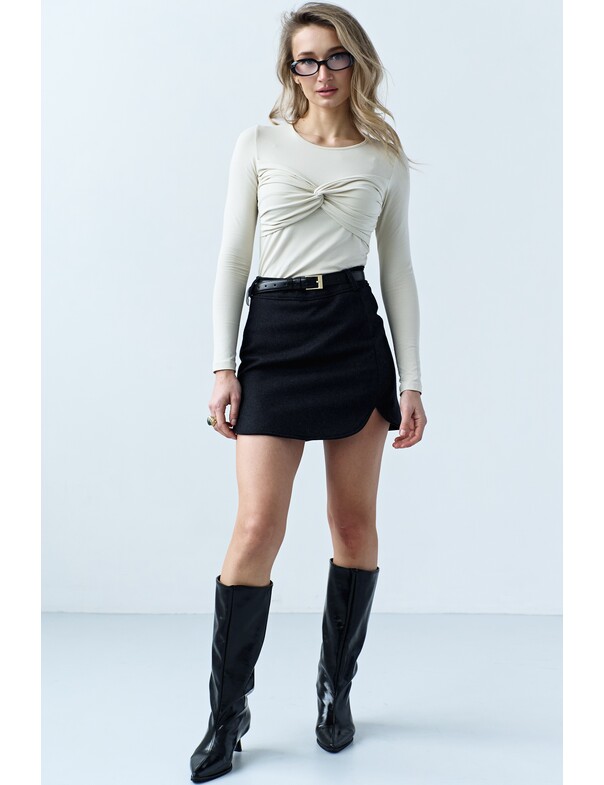 Лонгслів з драпіруванням по ліфу