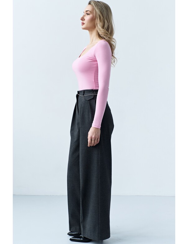 Жіночий лонгслів з круглим глибоким вирізом