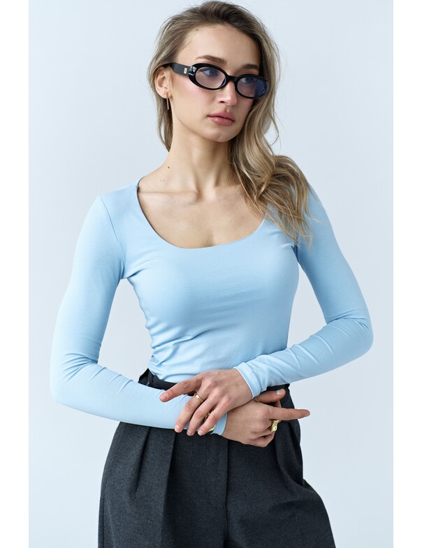 Жіночий лонгслів з круглим глибоким вирізом