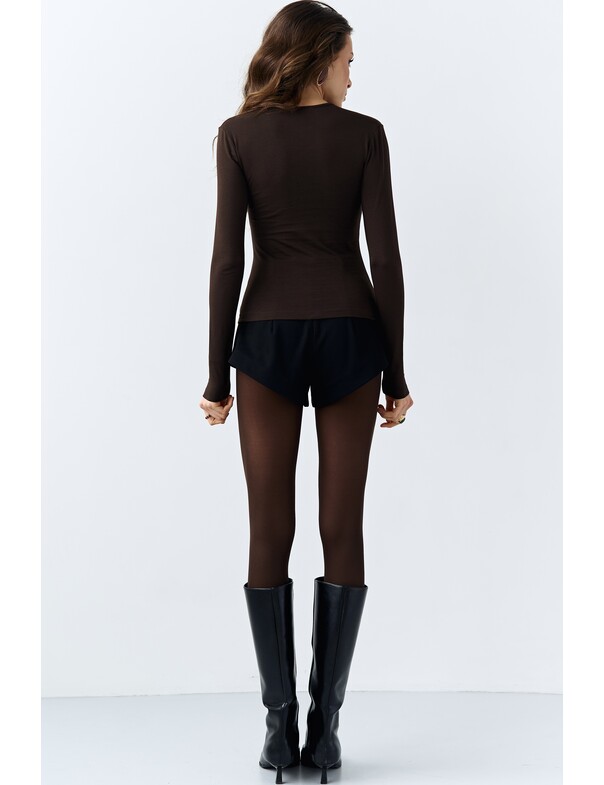 Лонгслів з асиметричним вирізом