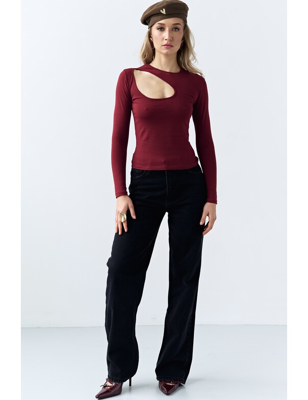 Лонгслив с асимметричным вырезом