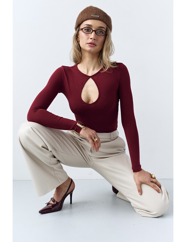 Лонгслів з вирізом капелька