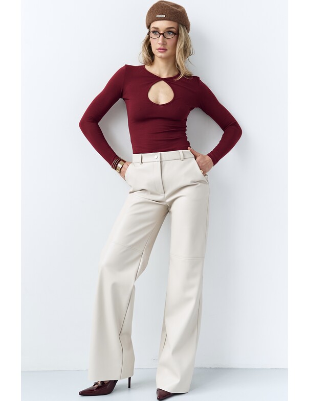 Лонгслив с вырезом капелька