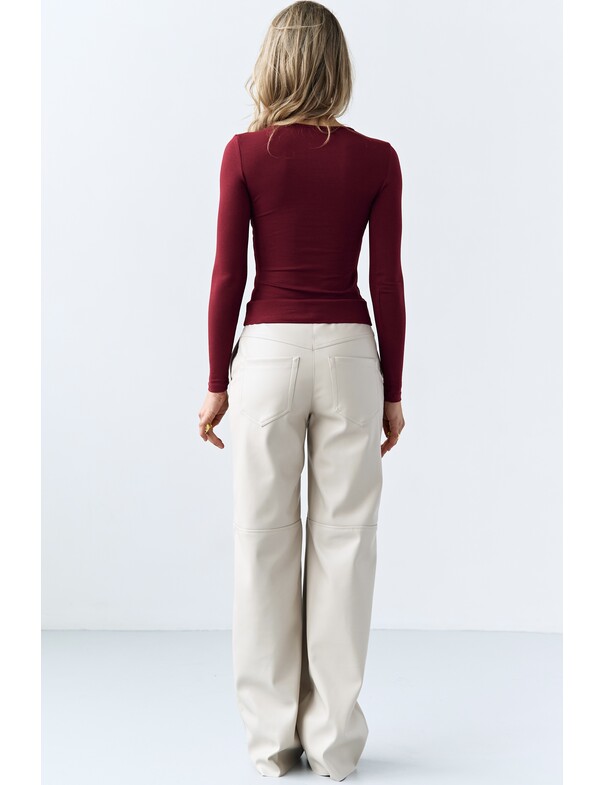 Лонгслив с вырезом капелька