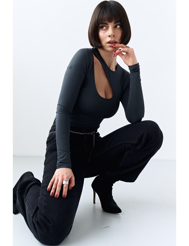 Лонгслів з асиметричним вирізом