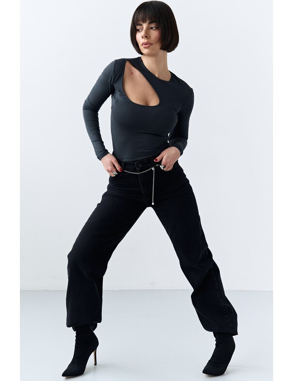 Лонгслив с асимметричным вырезом