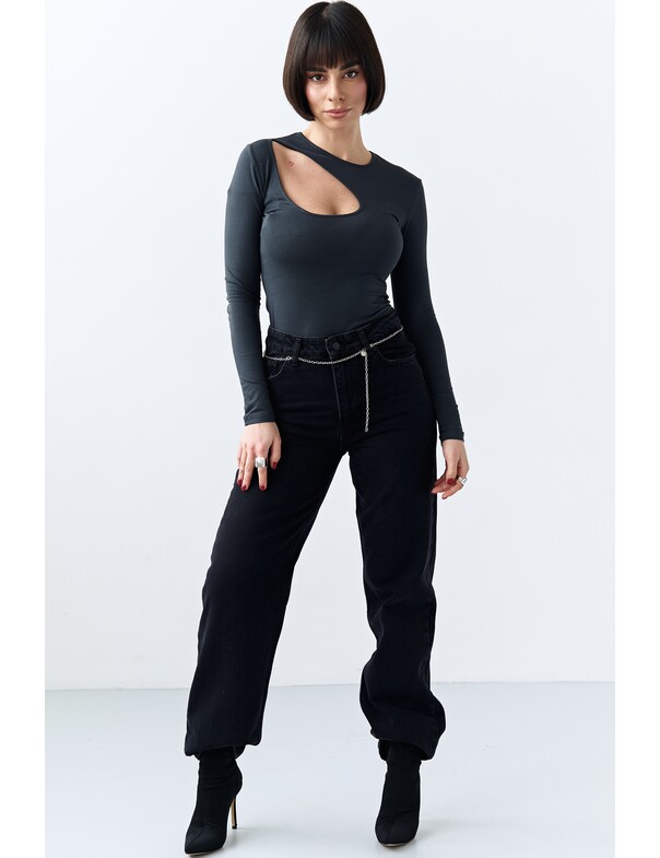 Лонгслив с асимметричным вырезом