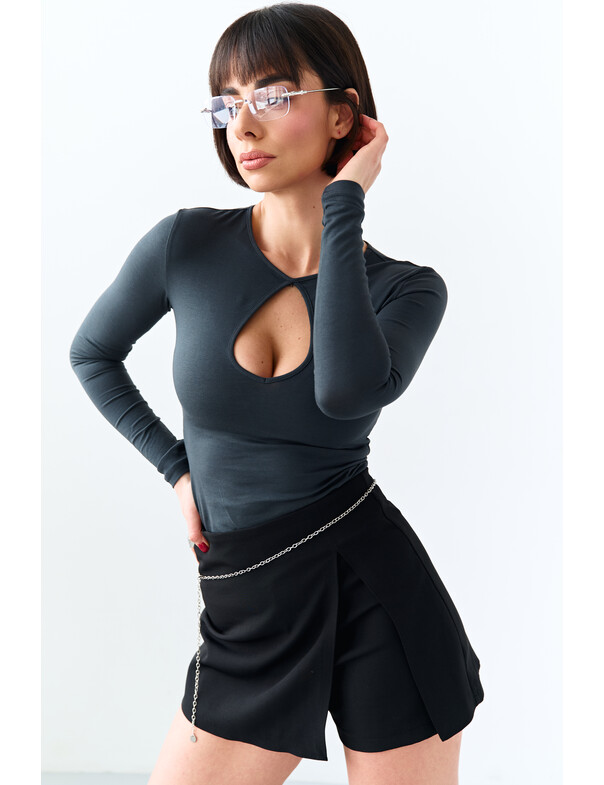 Лонгслів з вирізом капелька