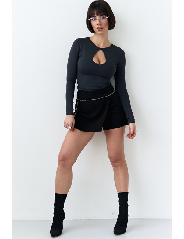 Лонгслив с вырезом капелька