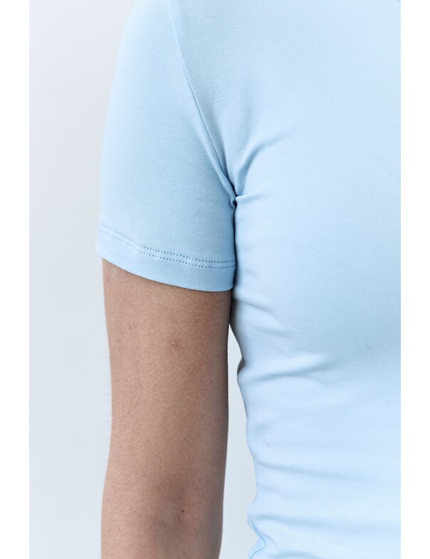 Женская приталенная футболка