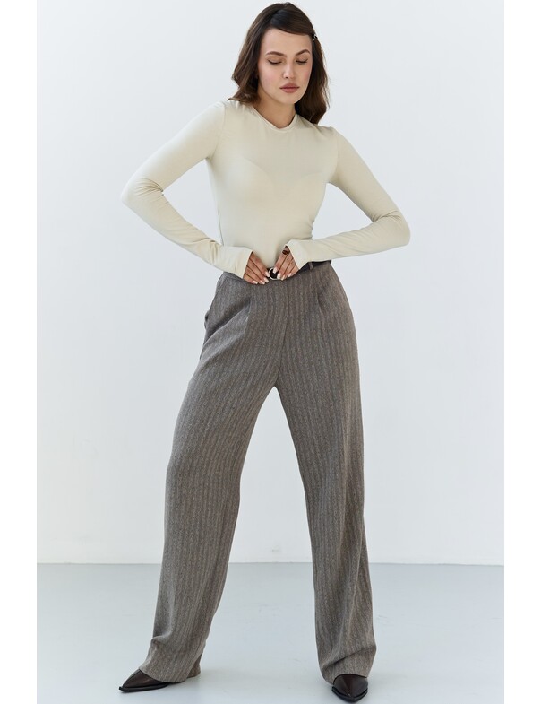 Лонгслів віскоза з вирізом на пальчик