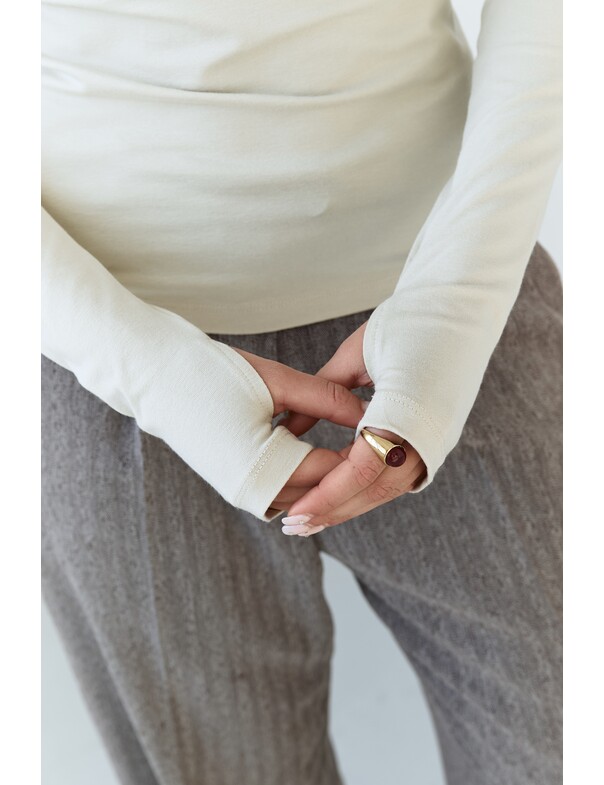 Лонгслів віскоза з вирізом на пальчик