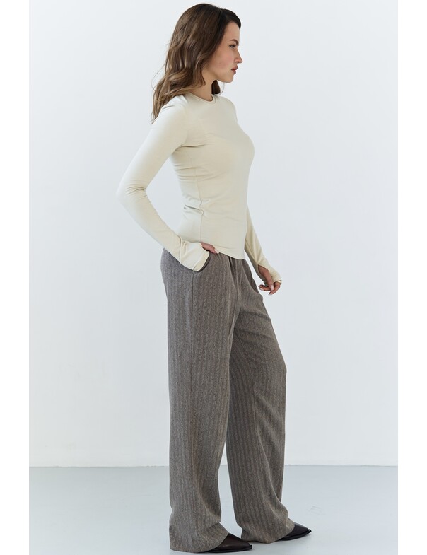 Лонгслив вискоза с вырезом на пальчик