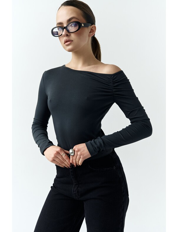 Лонгслів зі збіркою на плече