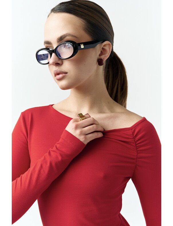 Лонгслів зі збіркою на плече