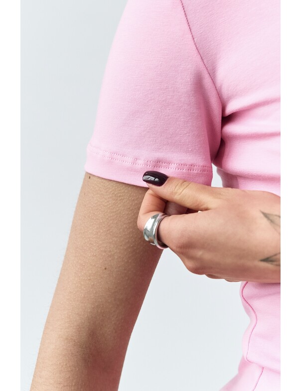 Жіноча приталена футболка колір білий 0