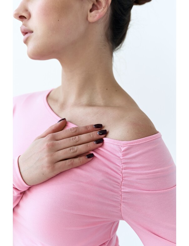 Лонгслив со сборкой на плечо