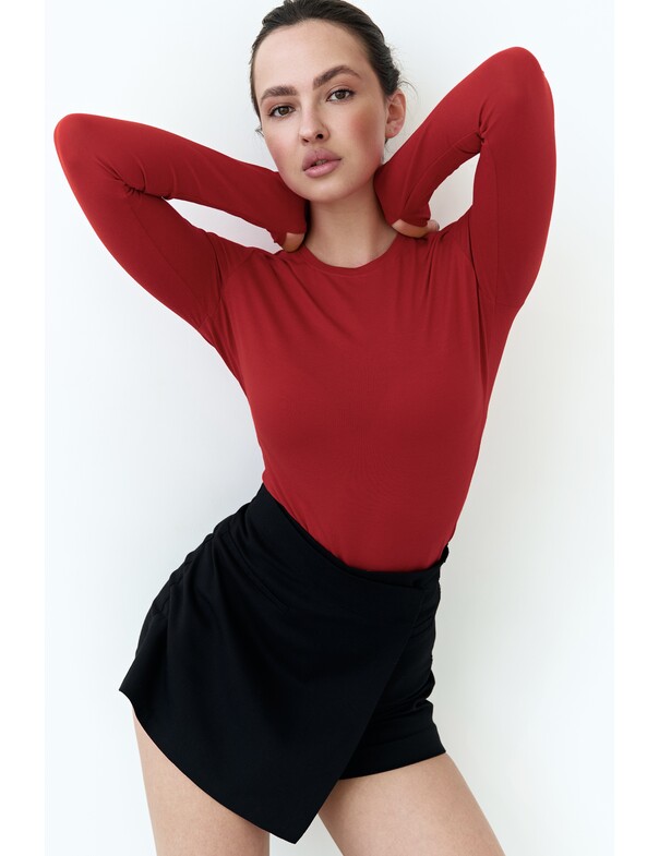 Лонгслив вискоза с вырезом на пальчик