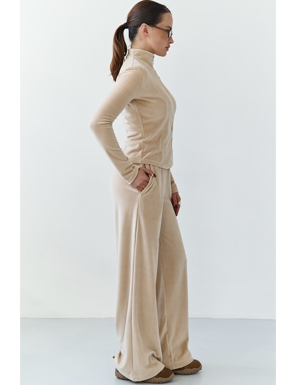 Свитшот приталенный из велюра