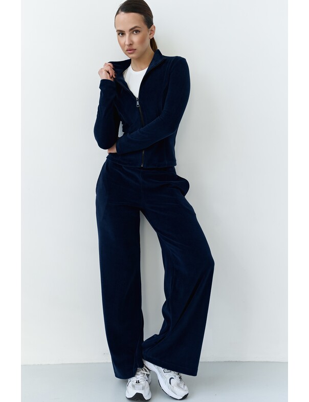 Свитшот приталенный из велюра