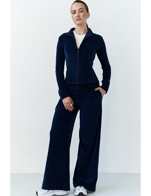 Свитшот приталенный из велюра