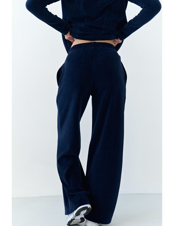 Штани прямого крою з велюру