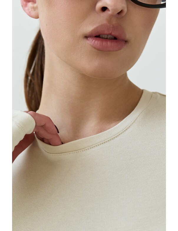 Лонгслив топ с вырезом на пальчик