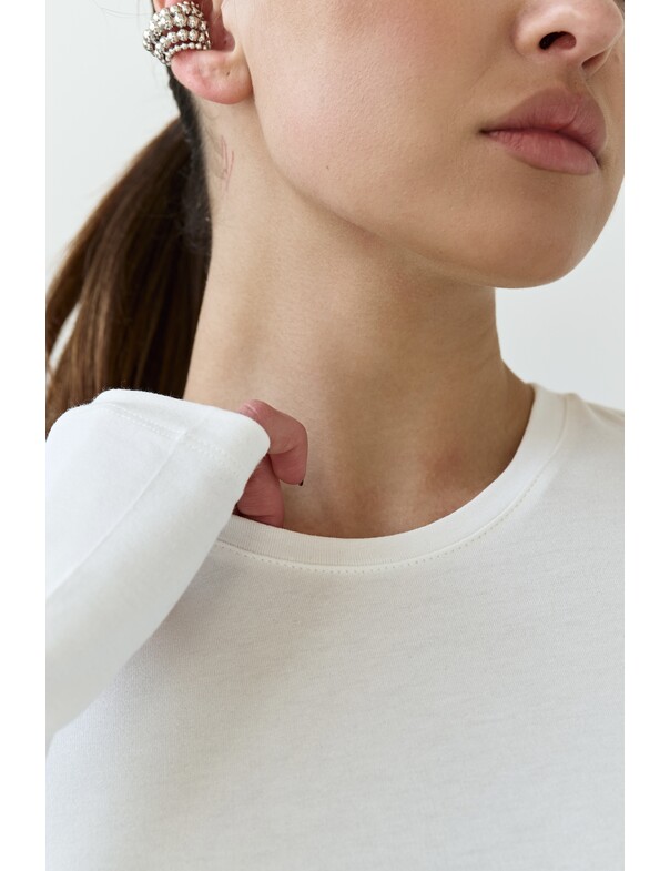 Лонгслив топ с вырезом на пальчик