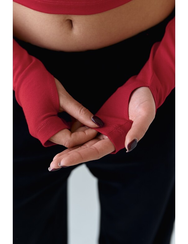 Лонгслив топ с вырезом на пальчик