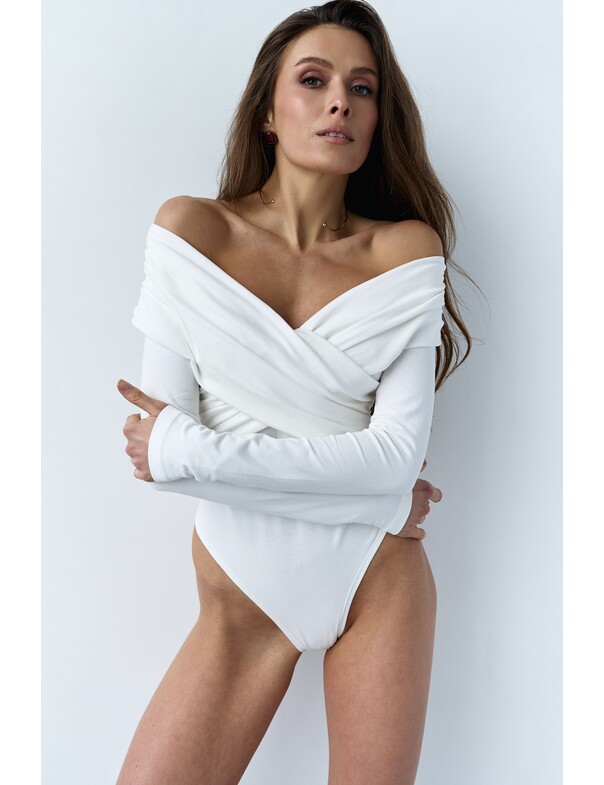 Боди с драпировкой на запах