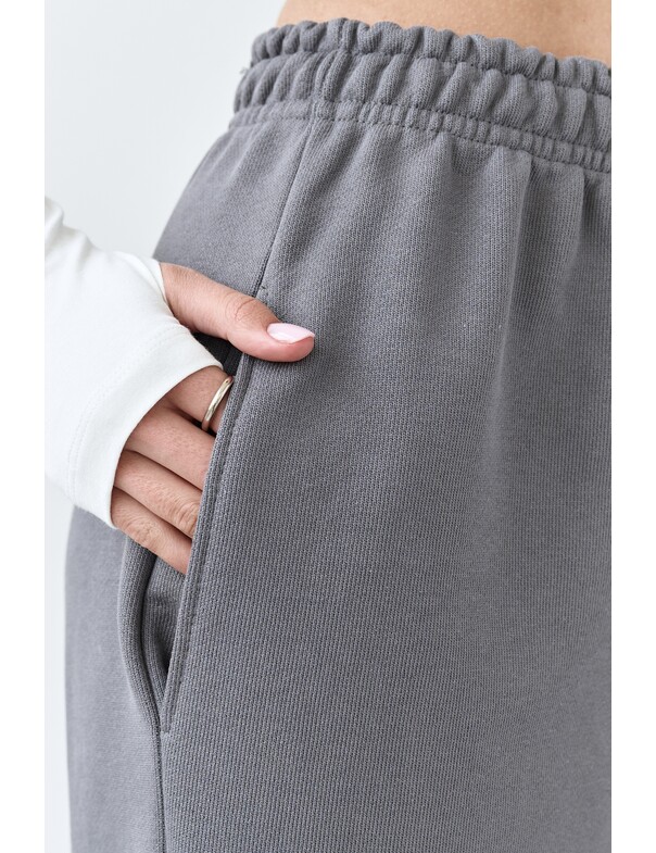 Джогеры оверсайз из плотного хлопка