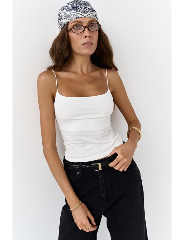 Жіноча майка на тонких бретелях 0