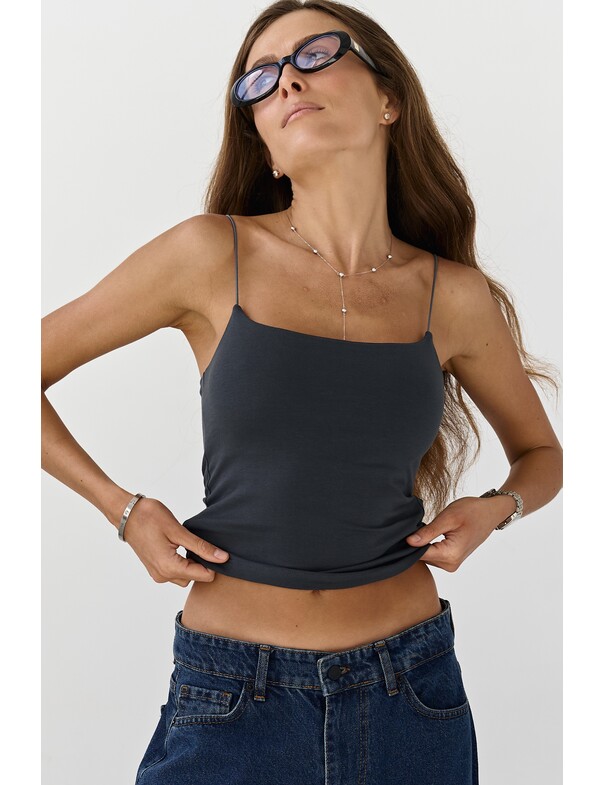 Женская майка на тонких бретелях